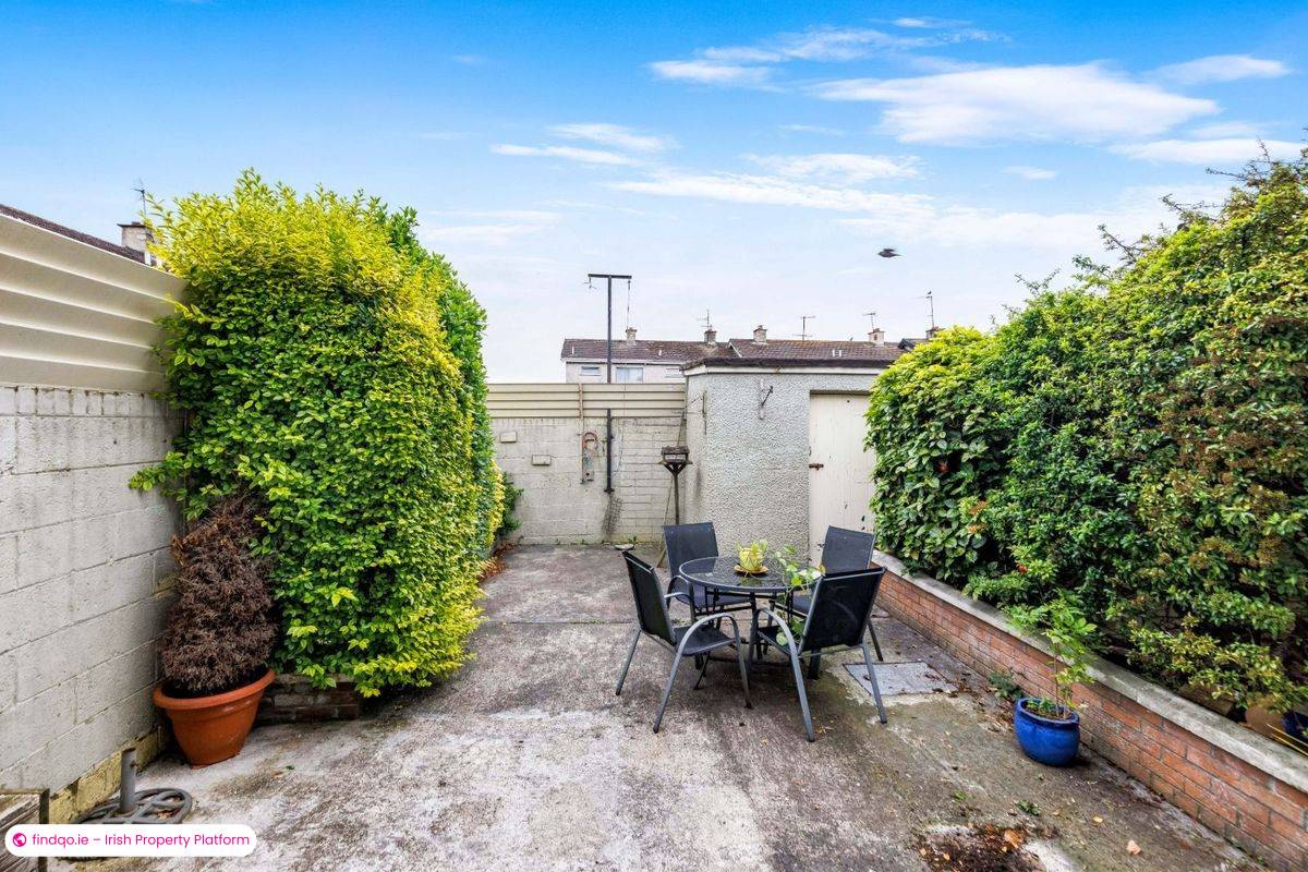 End of terrace house for Sale in Blackrock, Louth
