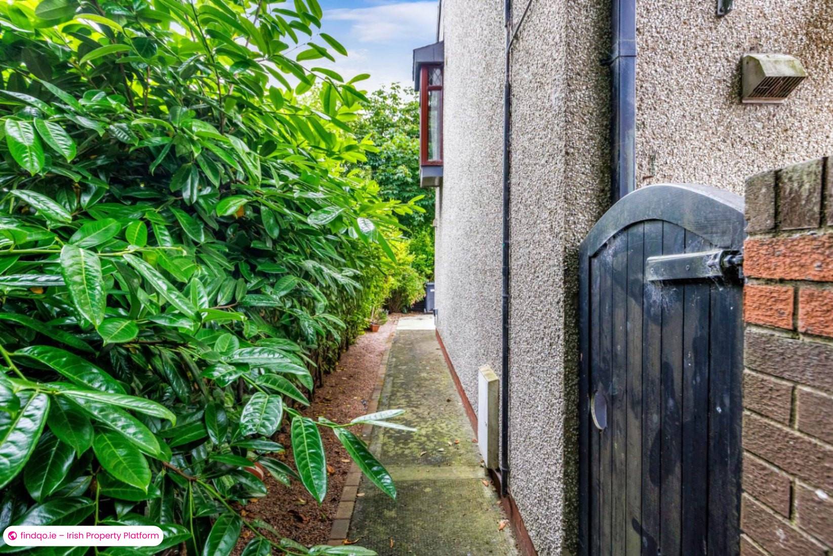 End of terrace house for Sale in Blackrock, Louth