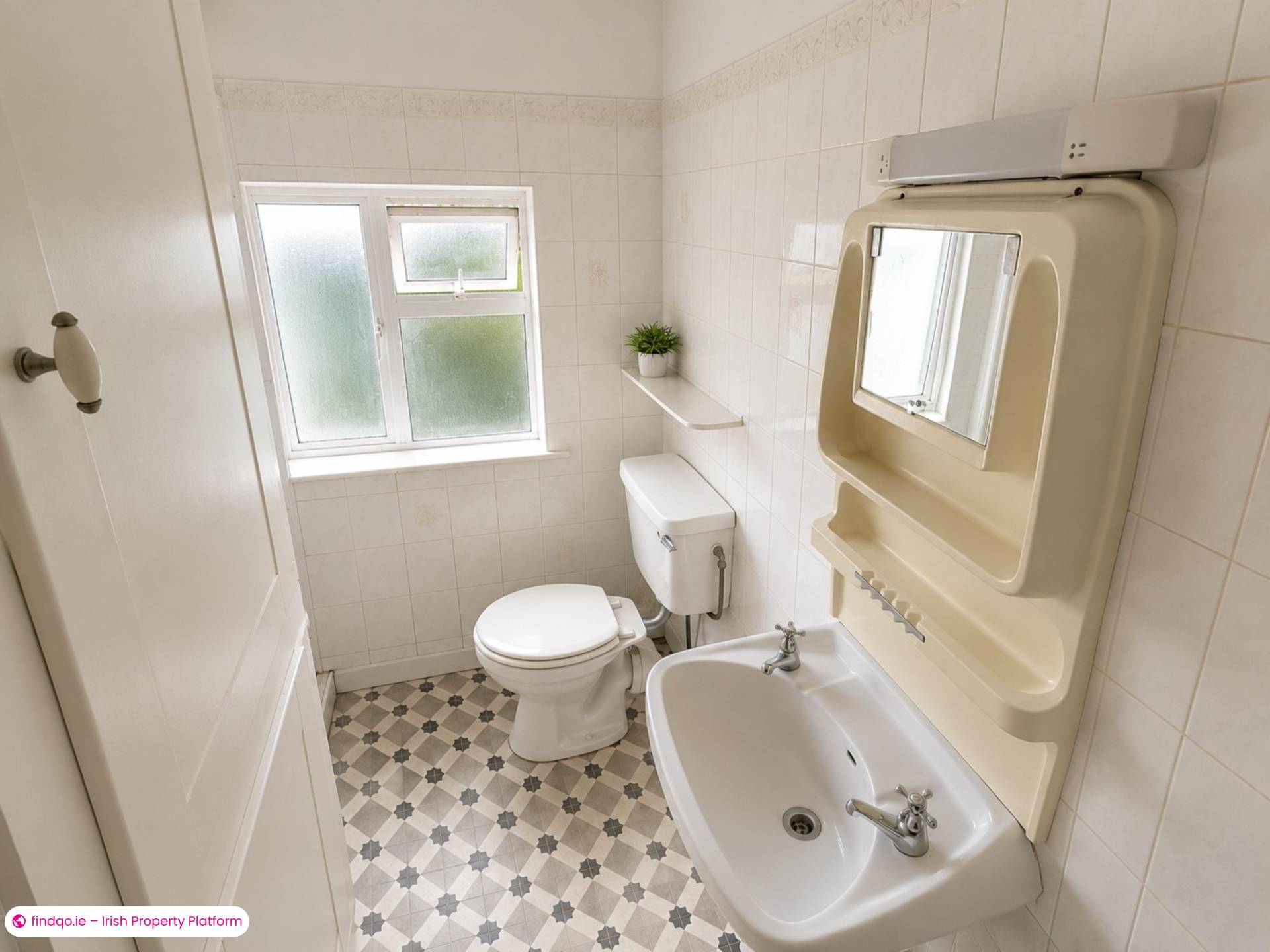Semi-detached house for Sale in Glenamaddy, Galway