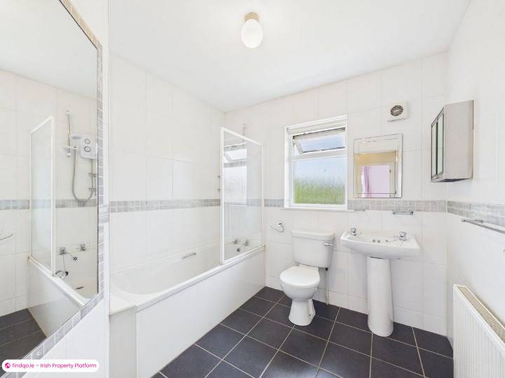 Semi-detached house for Sale in Passage East, Waterford