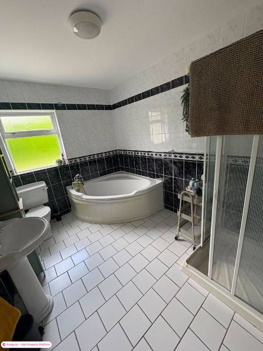 Detached house for Sale in Lurraga, Limerick