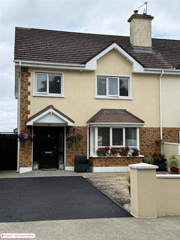 Semi-detached house for Sale in Castlerea, Roscommon