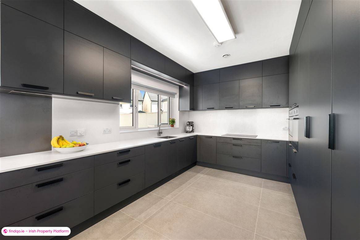 Detached house for Sale in Carrigaline, Cork