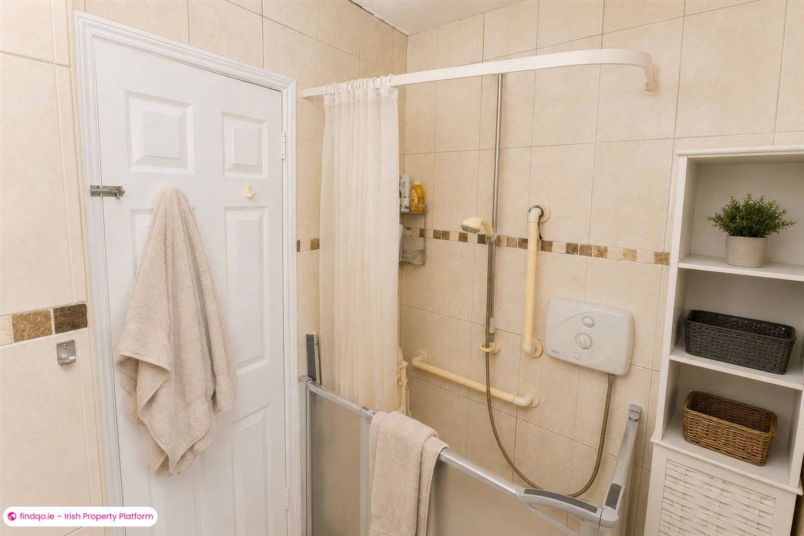 Semi-detached house for Sale in Beaumont, Dublin 9