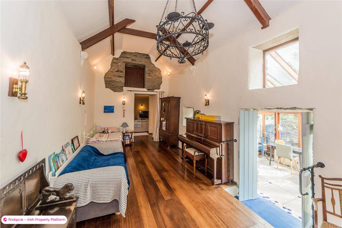 Detached house for Sale in Schull, Cork