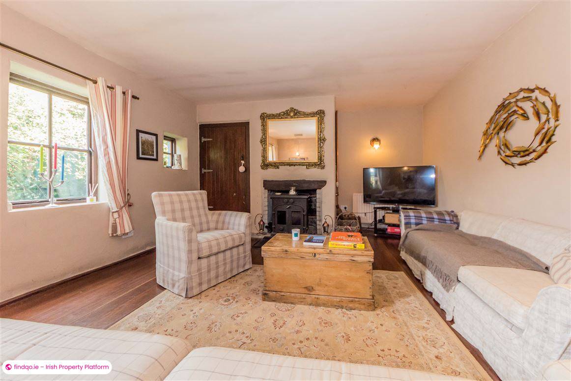 Detached house for Sale in Schull, Cork