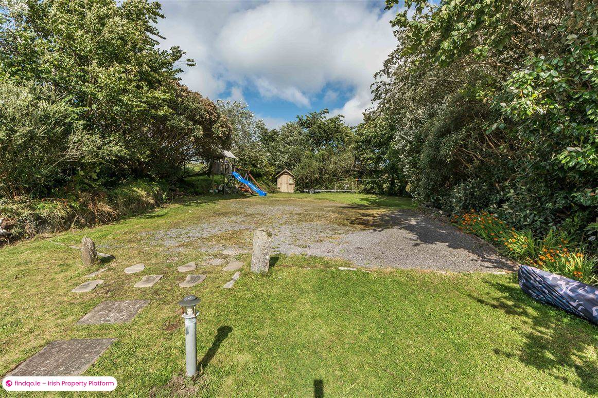 Detached house for Sale in Schull, Cork