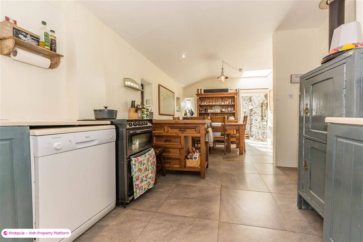 Detached house for Sale in Schull, Cork