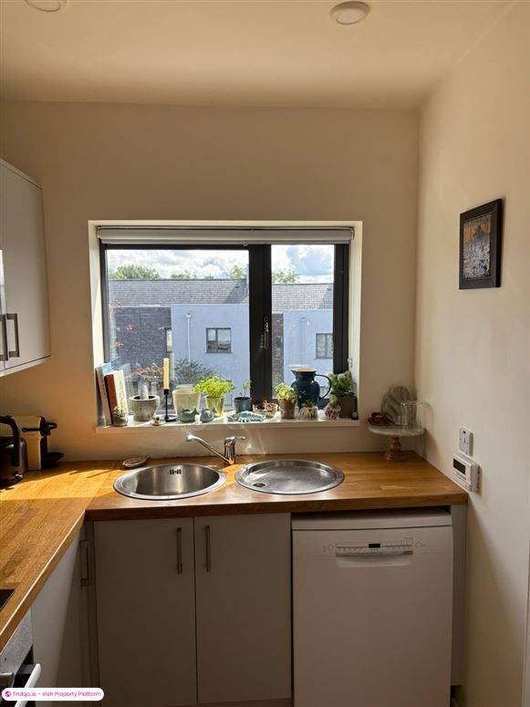 Semi-detached house for Sale in Schull, Cork