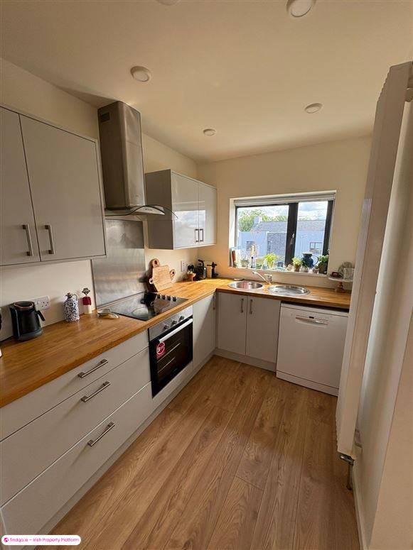 Semi-detached house for Sale in Schull, Cork
