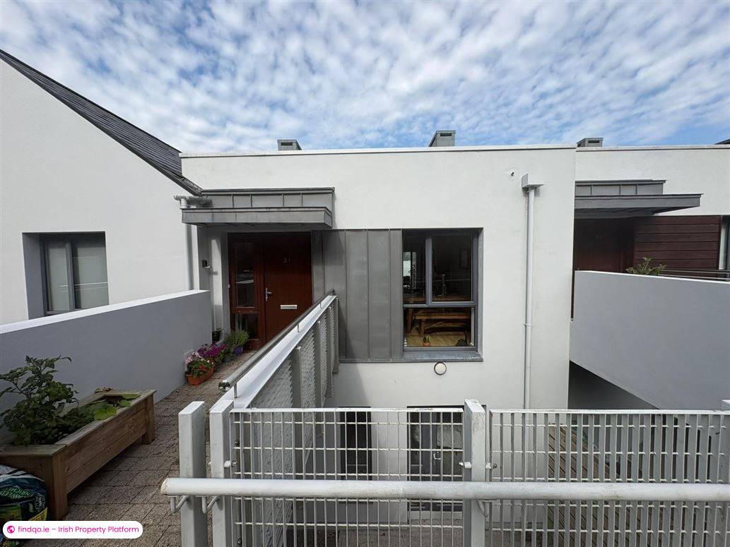 Semi-detached house for Sale in Schull, Cork