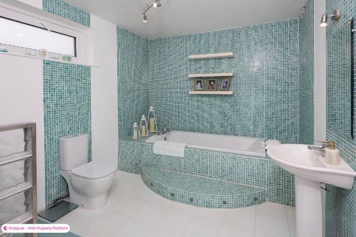 Detached house for Sale in Aghada, Cork