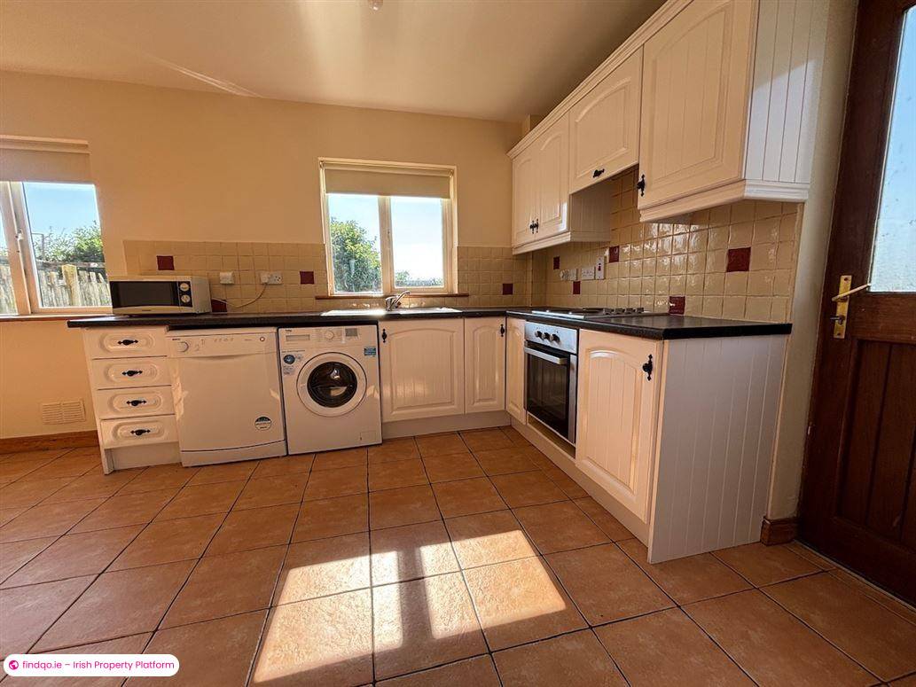 Semi-detached house for Sale in Rathdowney, Laois