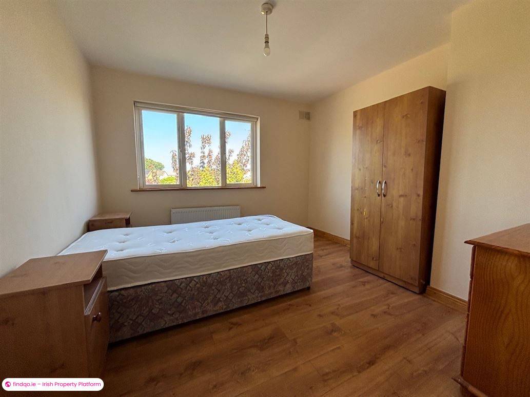 Semi-detached house for Sale in Rathdowney, Laois