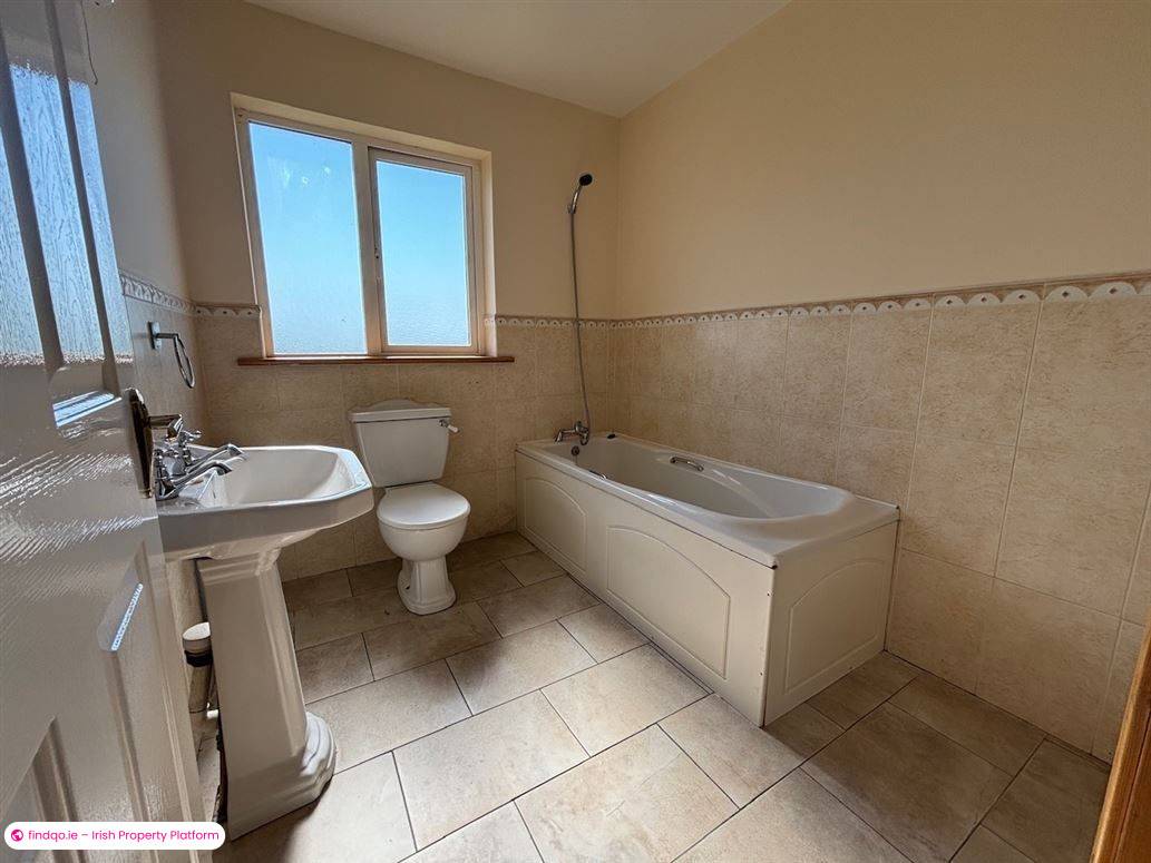Semi-detached house for Sale in Rathdowney, Laois