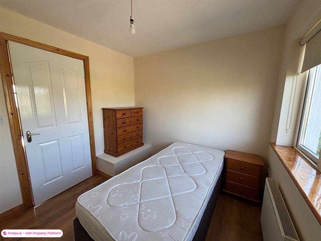 Semi-detached house for Sale in Rathdowney, Laois