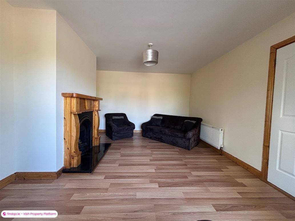 Semi-detached house for Sale in Rathdowney, Laois