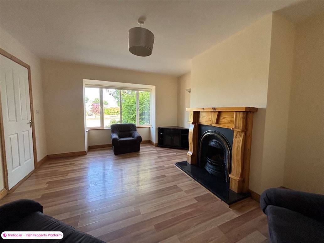 Semi-detached house for Sale in Rathdowney, Laois