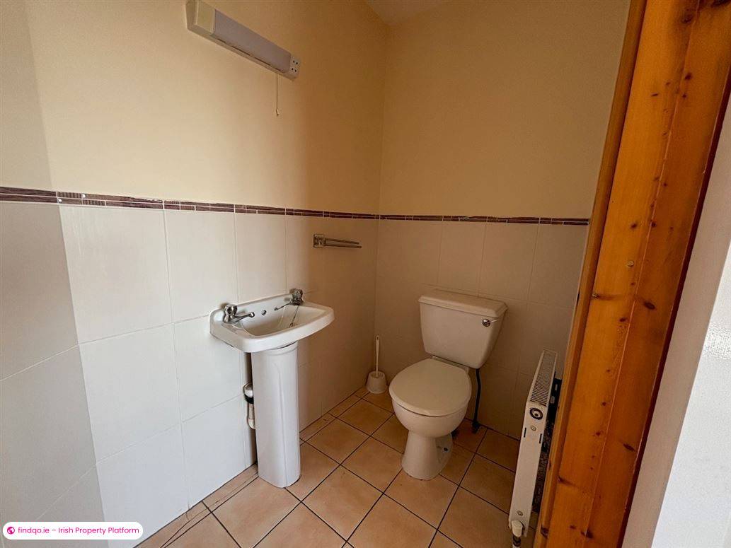 Semi-detached house for Sale in Rathdowney, Laois