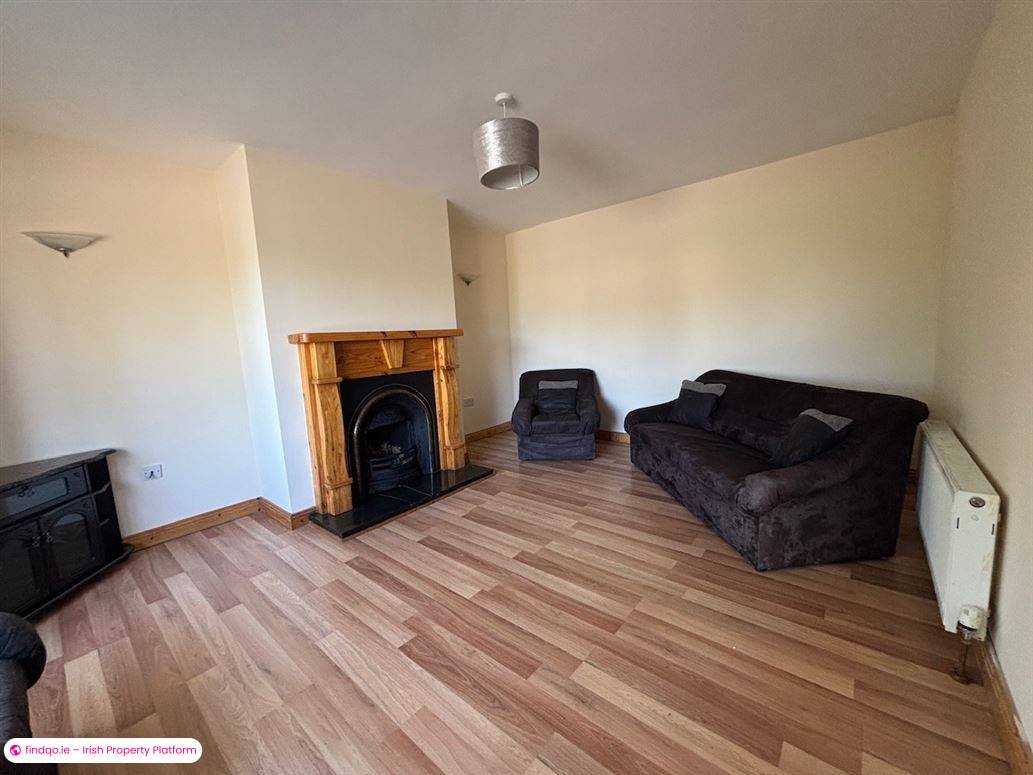 Semi-detached house for Sale in Rathdowney, Laois