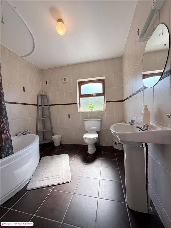 Detached house for Sale in Ballaghaderreen, Roscommon