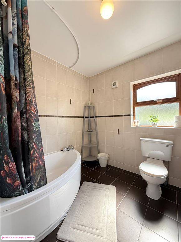 Detached house for Sale in Ballaghaderreen, Roscommon