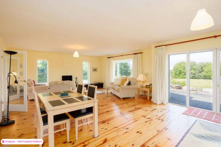 Bungalow for Sale in Glenbeigh, Kerry