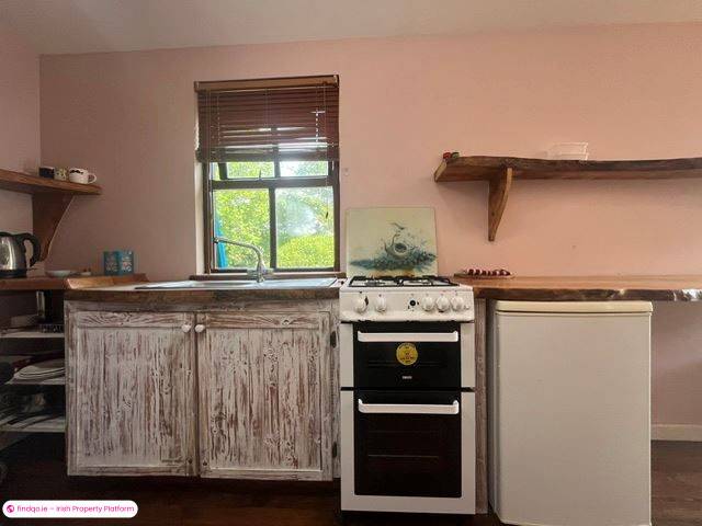 Semi-detached house for Sale in Schull, Cork