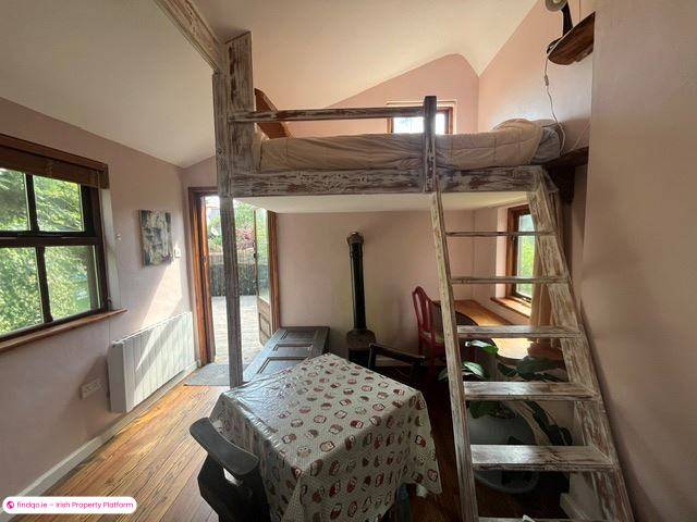 Semi-detached house for Sale in Schull, Cork