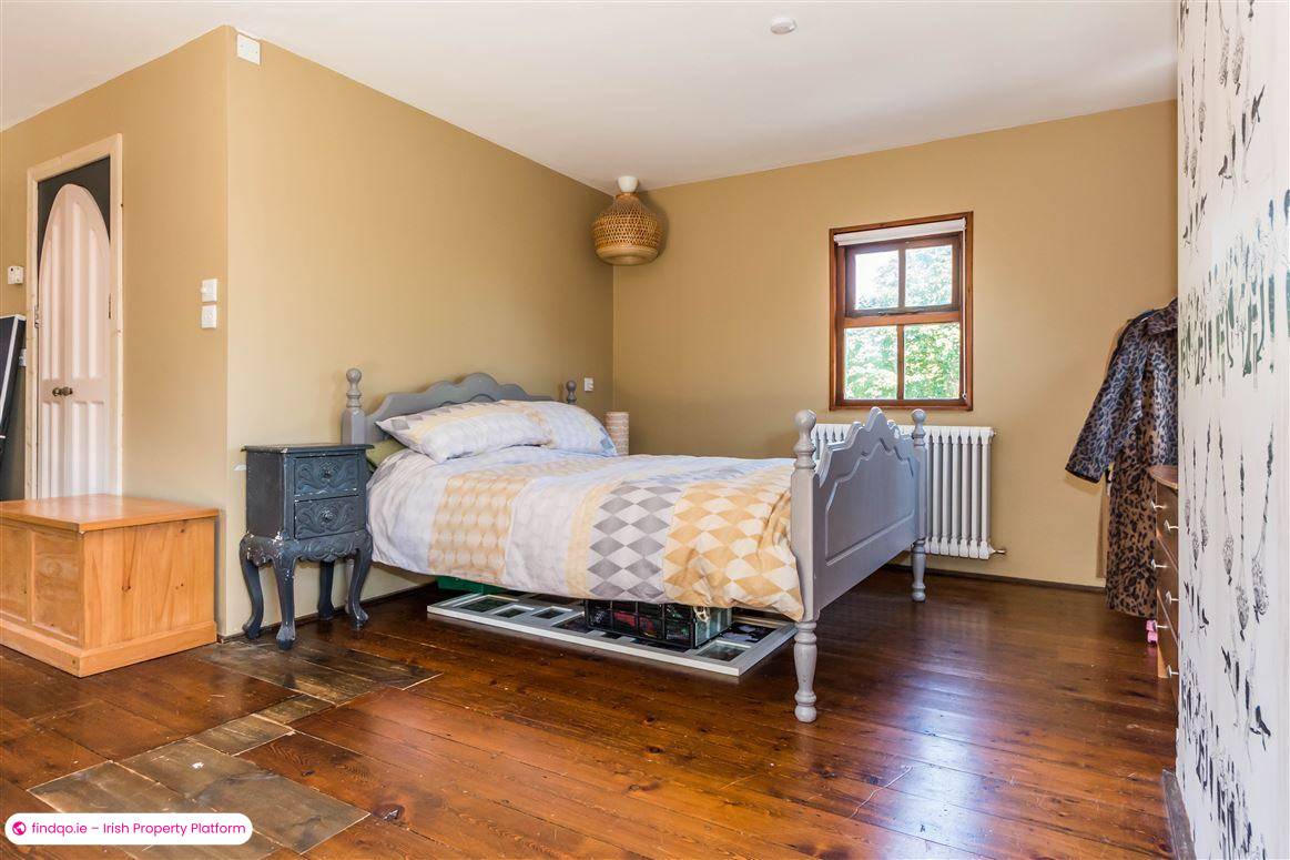 Semi-detached house for Sale in Schull, Cork