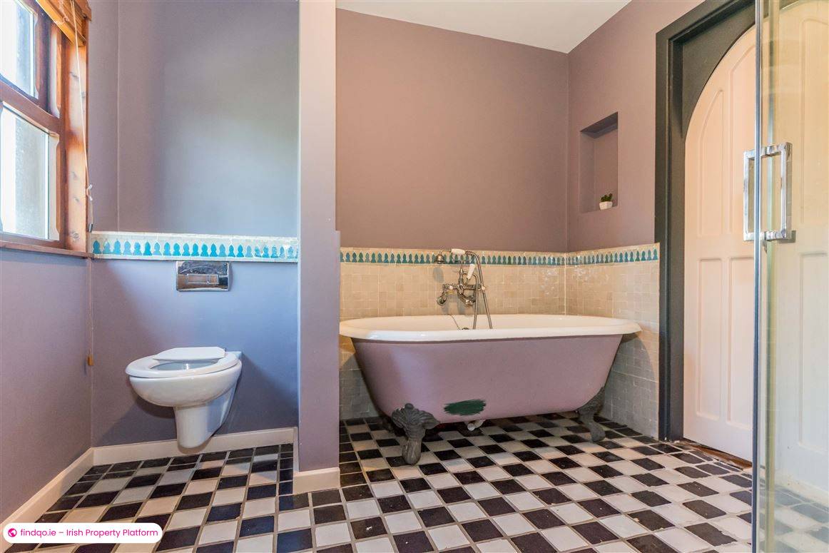 Semi-detached house for Sale in Schull, Cork