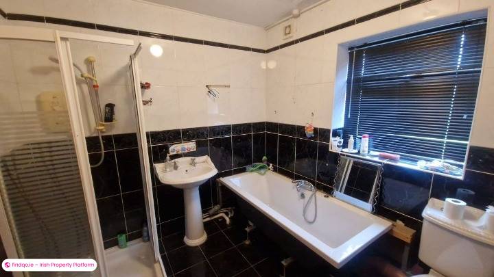 Detached house for Sale in Castlebar, Mayo