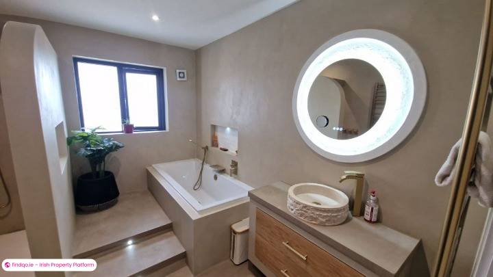 Detached house for Sale in Ballyhaunis, Mayo