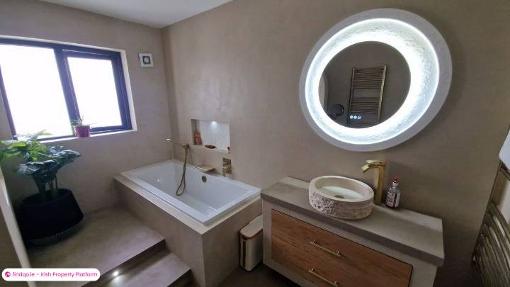 Detached house for Sale in Ballyhaunis, Mayo