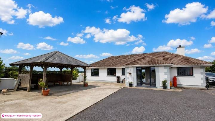 Detached house for Sale in Ballyhaunis, Mayo