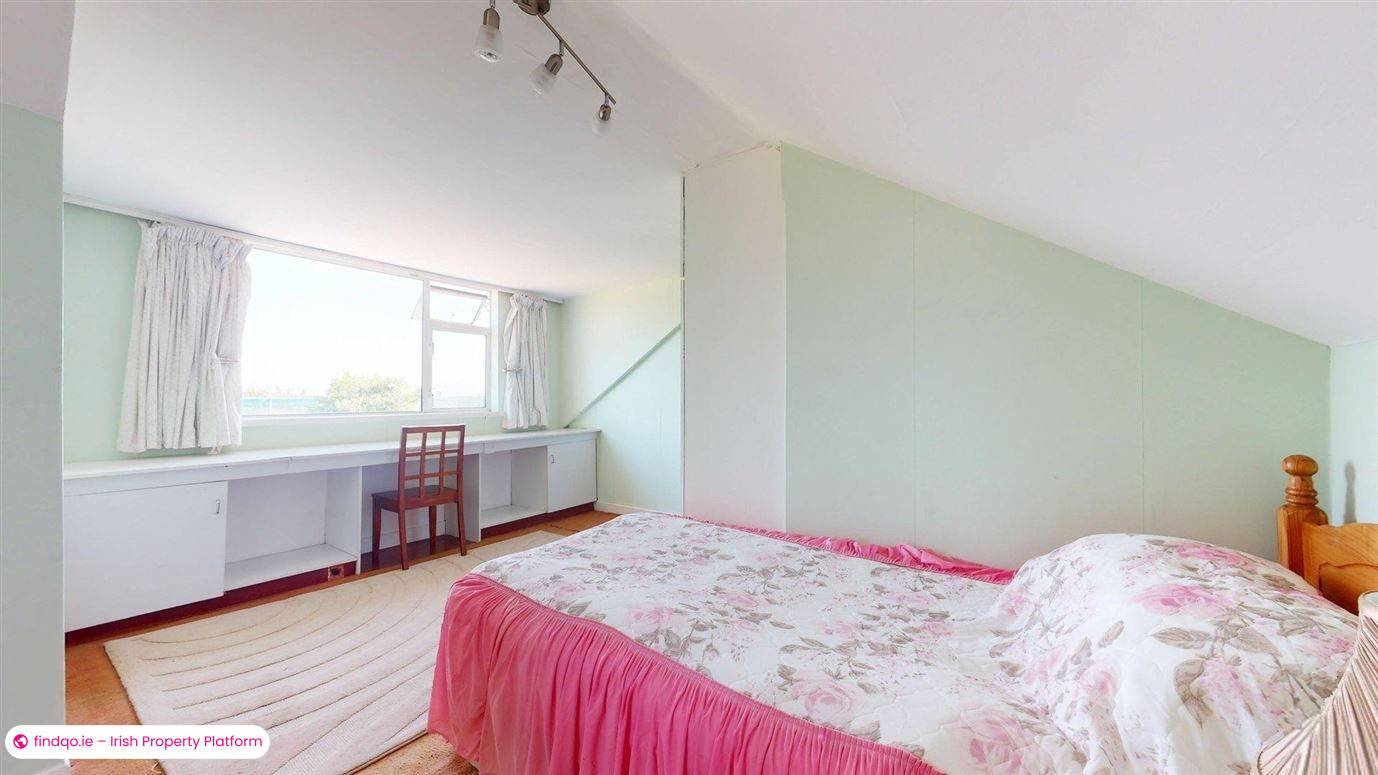 Semi-detached house for Sale in Sutton, Dublin 13