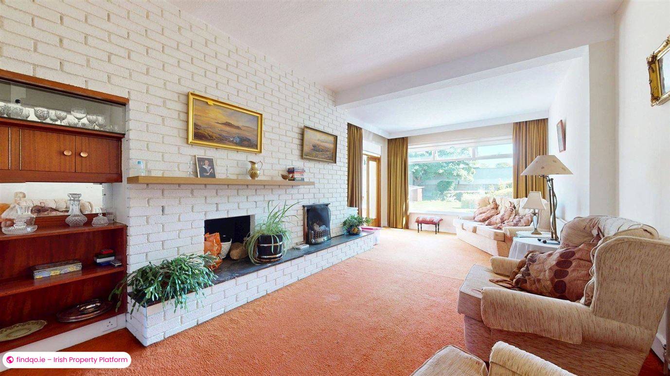 Semi-detached house for Sale in Sutton, Dublin 13