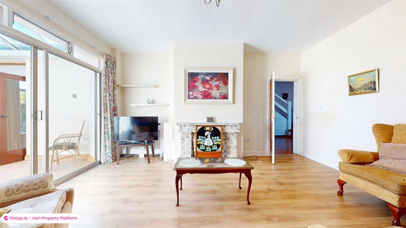 Semi-detached house for Sale in Sutton, Dublin 13