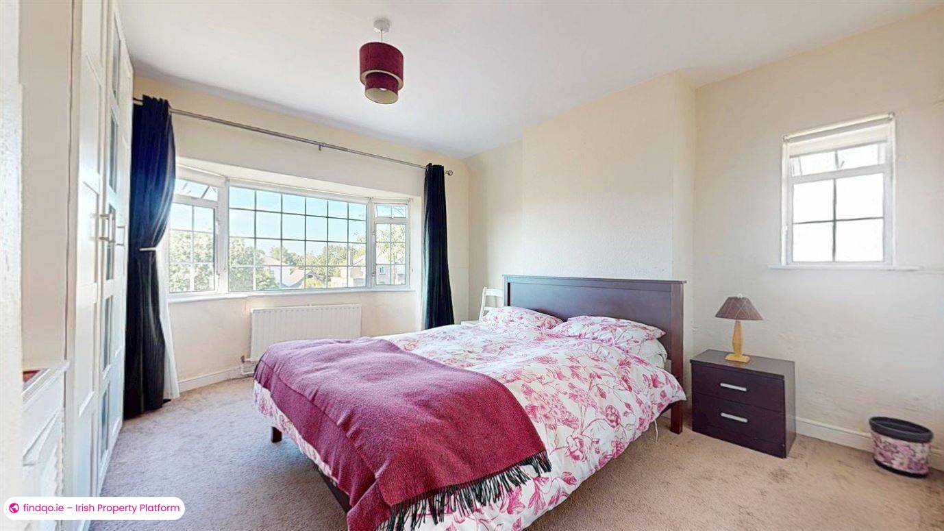 Semi-detached house for Sale in Sutton, Dublin 13