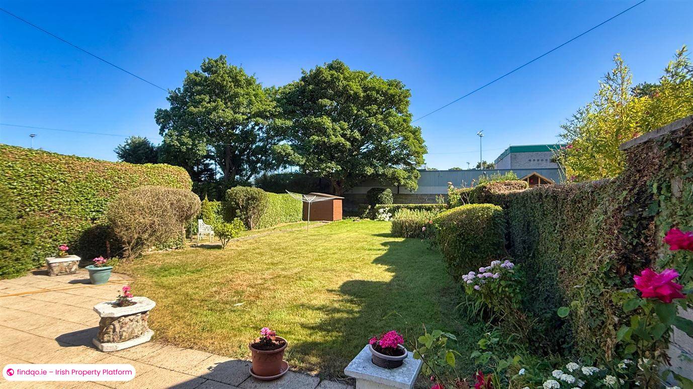 Semi-detached house for Sale in Sutton, Dublin 13