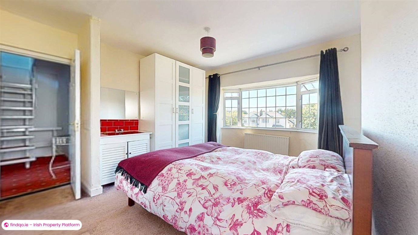 Semi-detached house for Sale in Sutton, Dublin 13