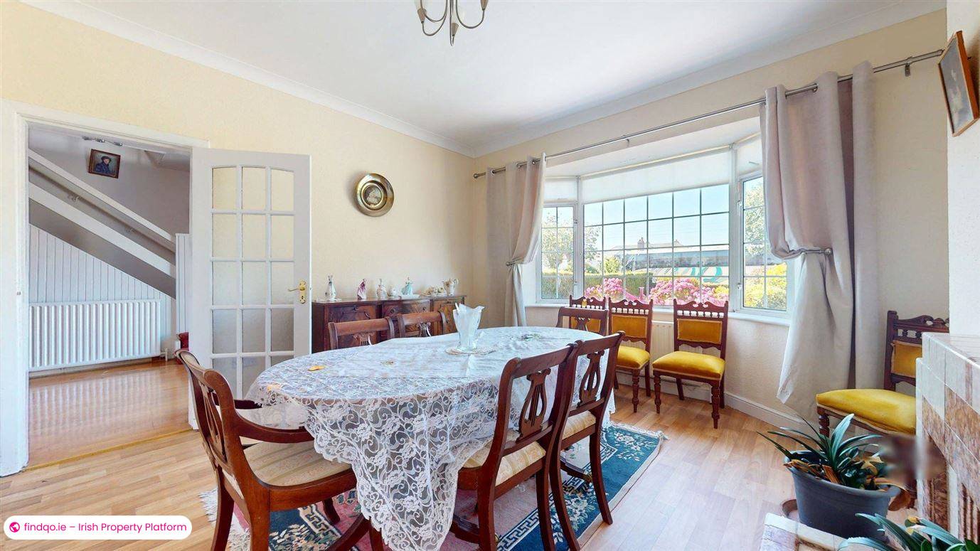 Semi-detached house for Sale in Sutton, Dublin 13