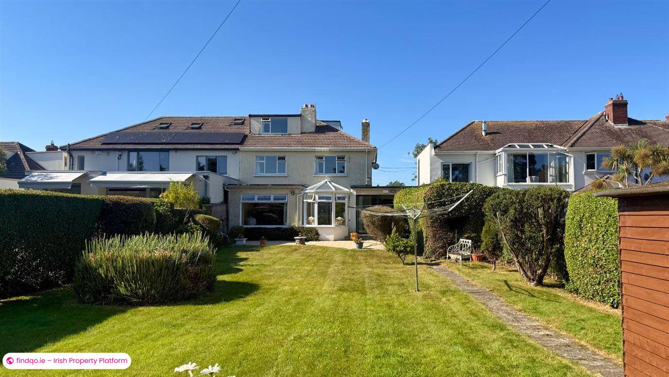 Semi-detached house for Sale in Sutton, Dublin 13