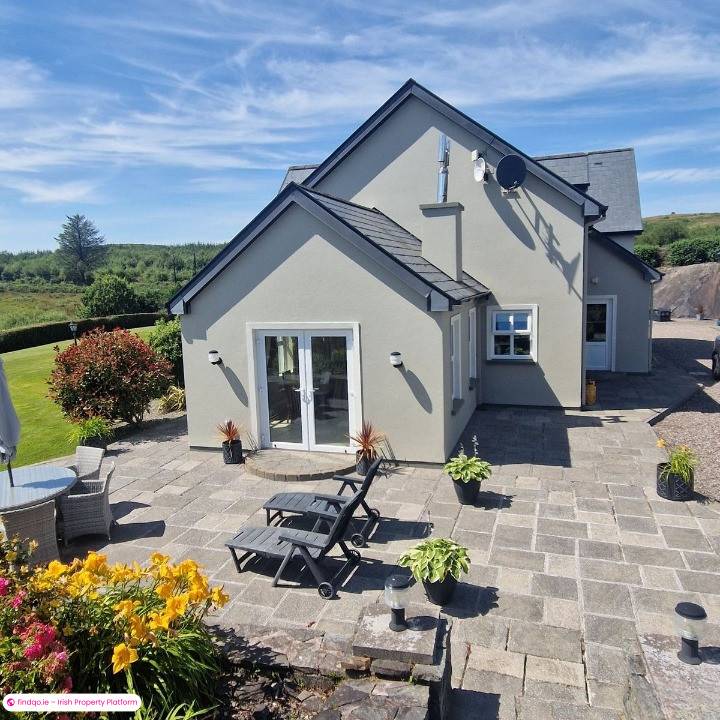 Detached house for Sale in Bantry, Cork