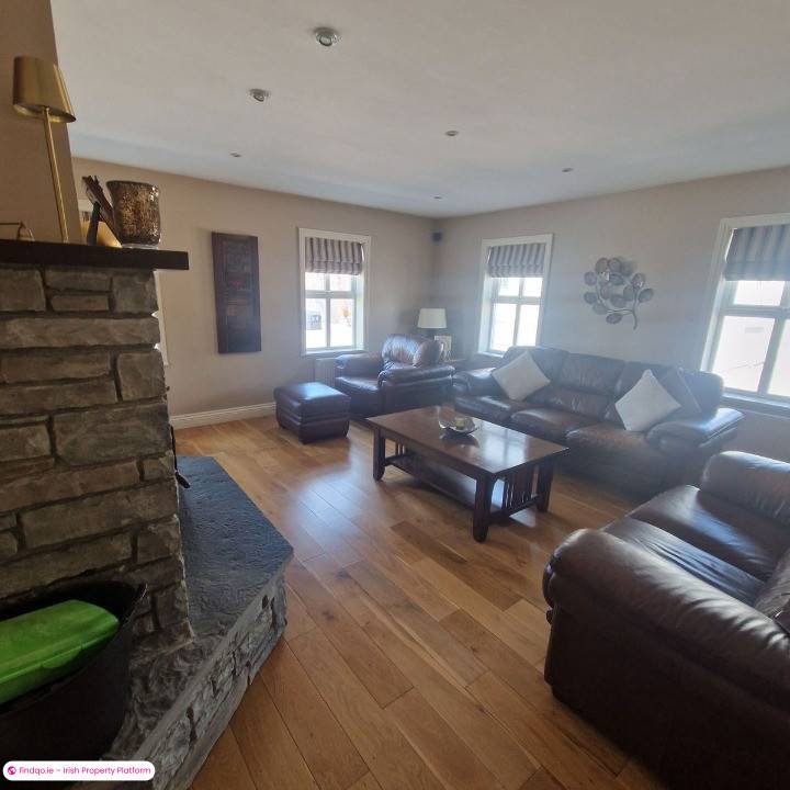 Detached house for Sale in Bantry, Cork