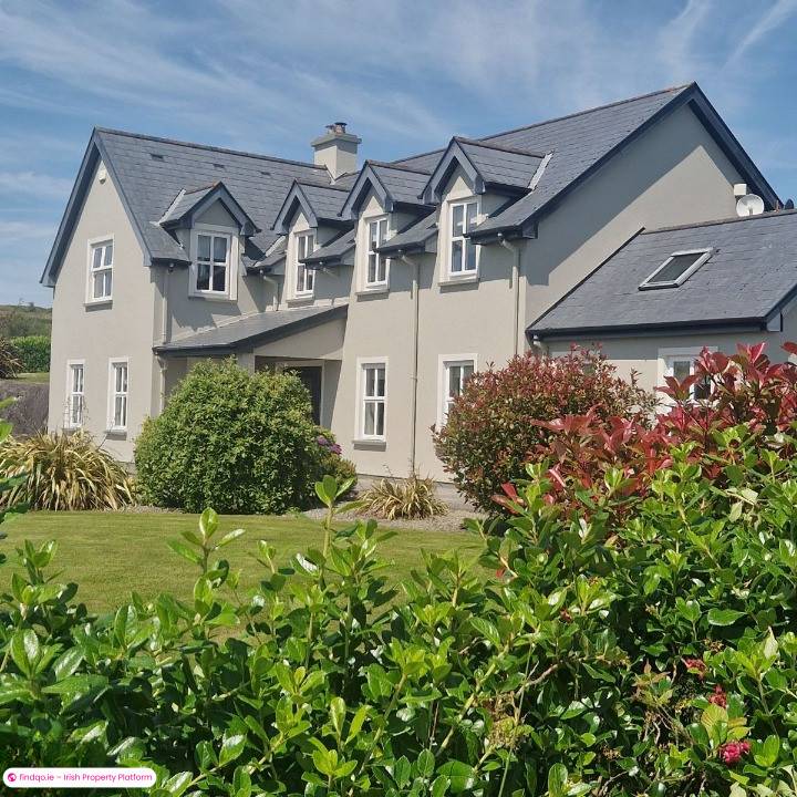 Detached house for Sale in Bantry, Cork