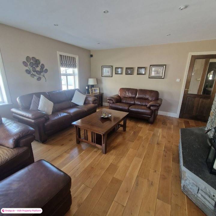 Detached house for Sale in Bantry, Cork