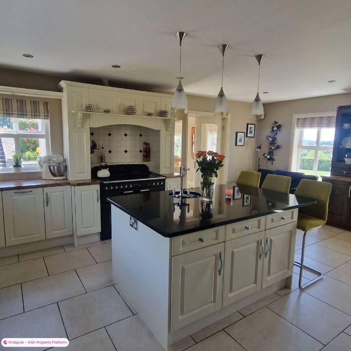Detached house for Sale in Bantry, Cork