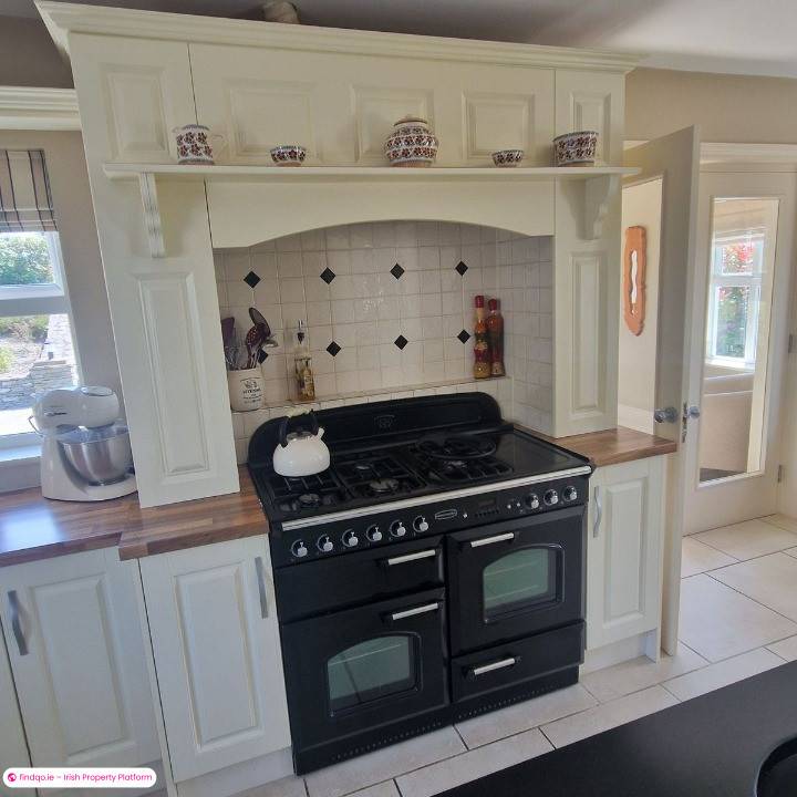 Detached house for Sale in Bantry, Cork