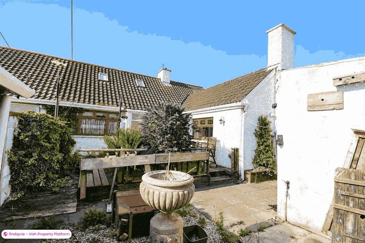 Semi-detached house for Sale in Carnew, Wicklow
